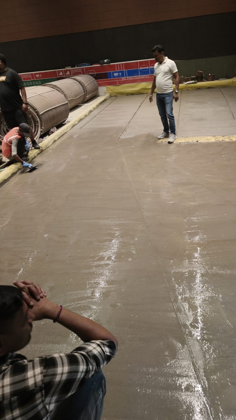 Screeding Process over Cables